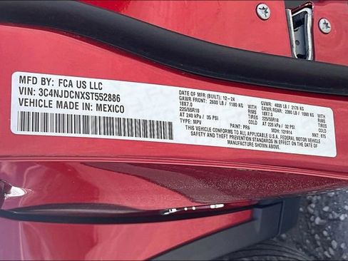 Used 2025 Jeep Compass Limited image 32