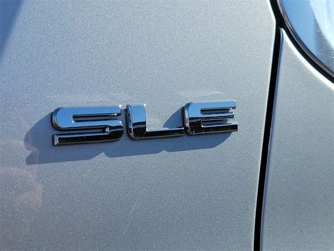 Used 2018 GMC Acadia SLE image 6