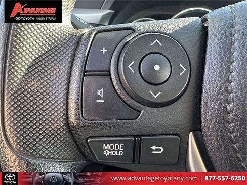 Used 2014 Toyota Corolla LE image 30