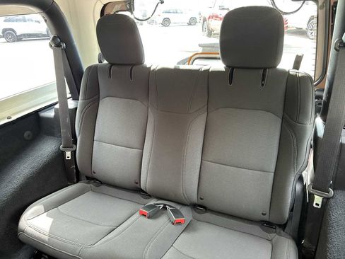 Used 2019 Jeep Wrangler Sport AWD/4WD image 23