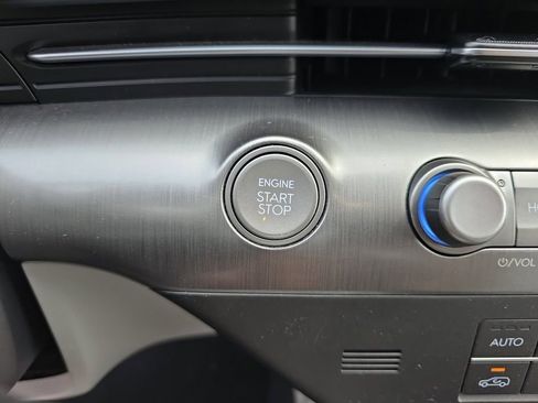 Used 2024 Hyundai Kona Limited FWD image 29