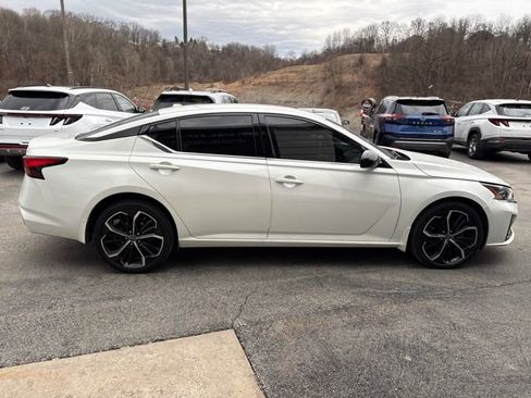 Certified 2023 Nissan Altima 2.5 SR image 6