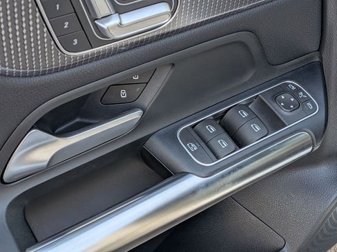 Certified 2022 Mercedes-Benz GLA 250 4MATIC image 16