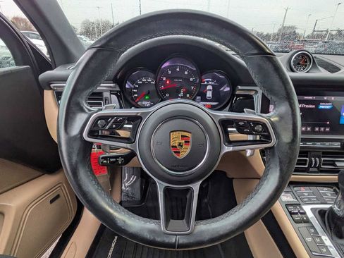 Used 2021 Porsche Macan image 19