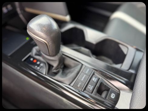 Used 2025 Toyota Camry SE FWD image 28