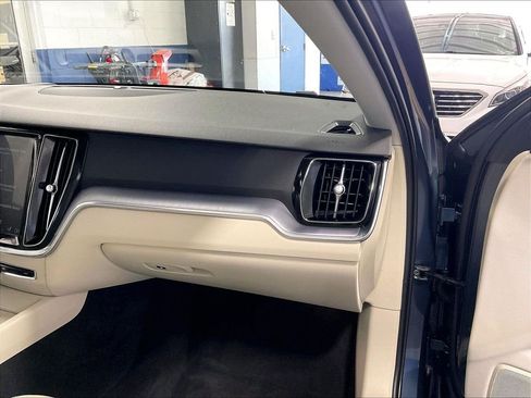 Used 2020 Volvo V60 T5 Cross Country w/ Protection Package AWD/4WD image 13