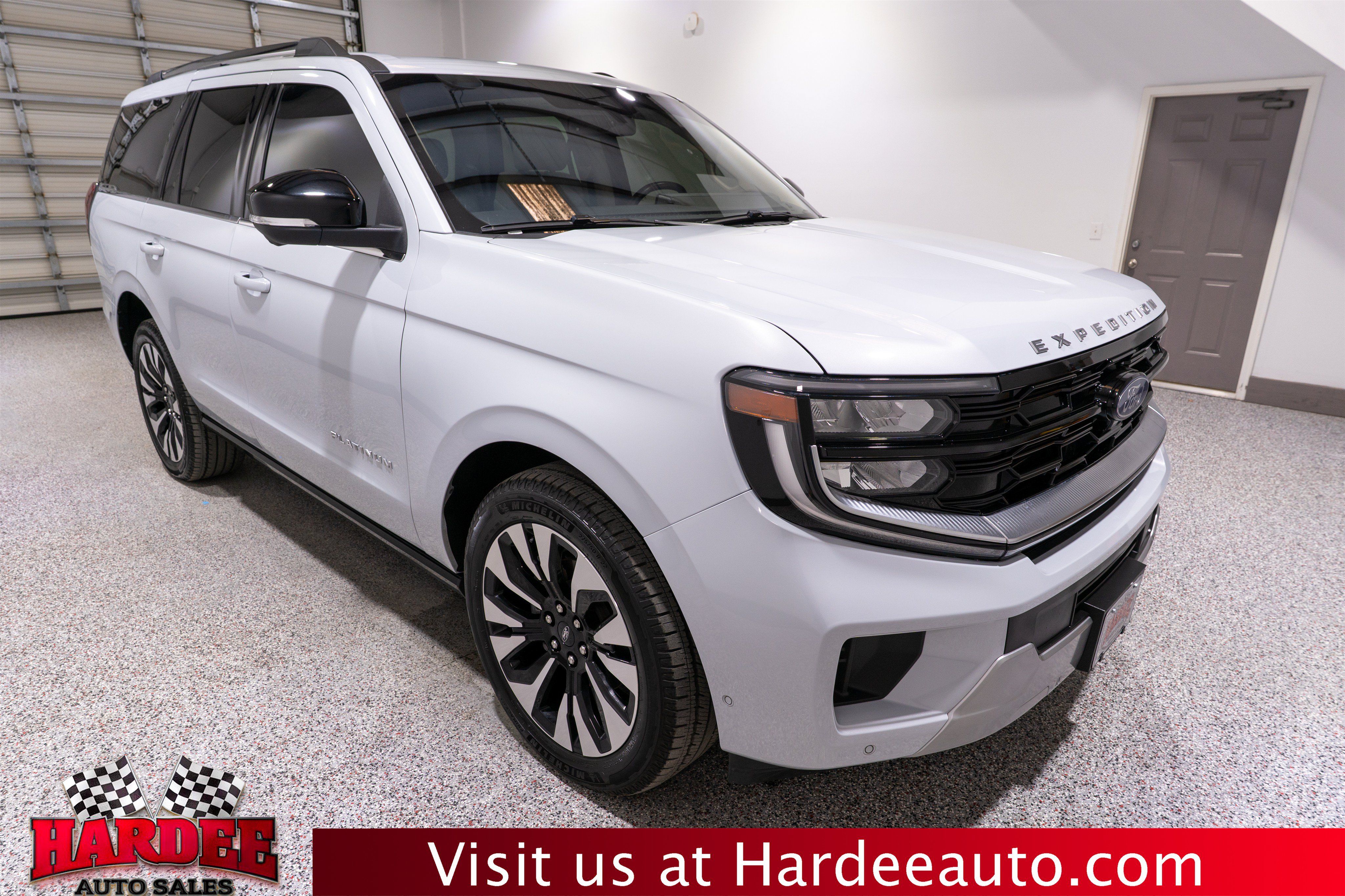 Used 2025 Ford Expedition Platinum w/ Driver's Package AWD/4WD image 6