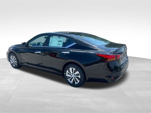 New 2025 Nissan Altima 2.5 S image 4