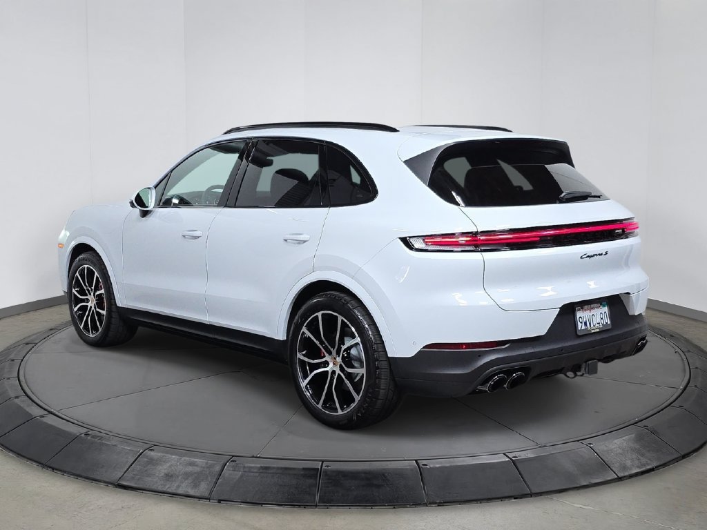 Certified 2026 Porsche Cayenne S AWD/4WD image 3