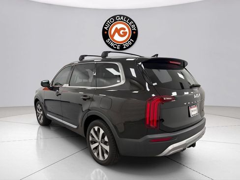 Used 2022 Kia Telluride EX w/ EX Premium Package FWD image 6