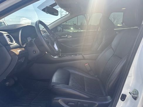 Used 2017 Nissan Maxima Platinum w/ Interior Lighting Package image 18