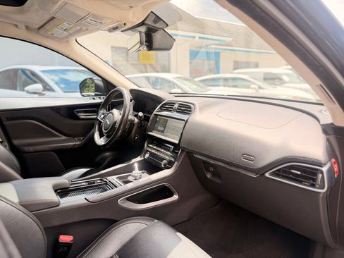 Used 2019 Jaguar F-PACE Prestige AWD/4WD image 22
