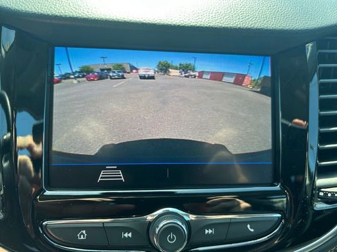 Used 2021 Chevrolet Trax LT w/ Premium Seat Package AWD/4WD image 18