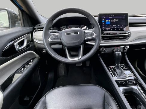 Used 2025 Jeep Compass Limited AWD/4WD image 6