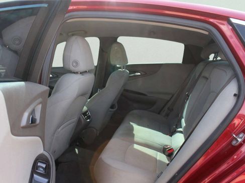 Used 2016 Chevrolet Malibu LT FWD image 7