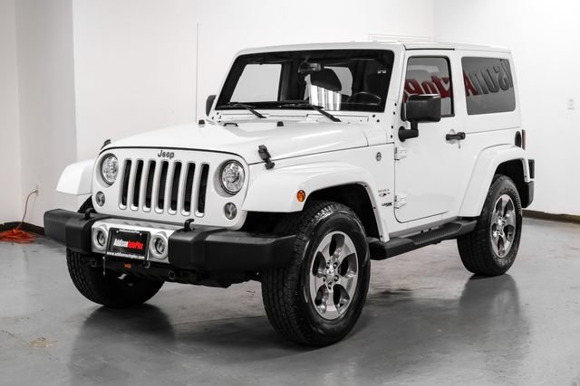 Used 2018 Jeep Wrangler Sahara w/ Connectivity Group AWD/4WD image 8