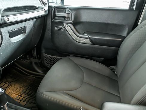 Used 2016 Jeep Wrangler Sport AWD/4WD image 30