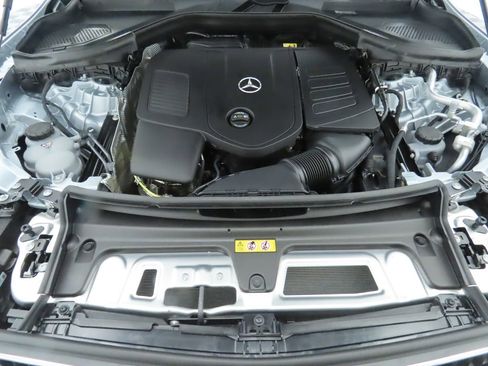 Certified 2025 Mercedes-Benz GLC 300 image 29