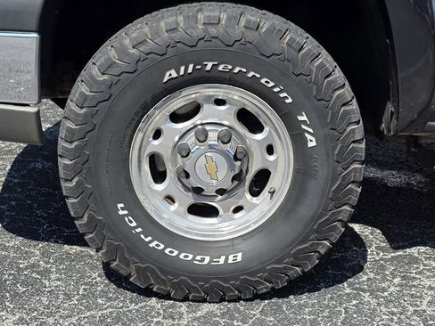 Used 2004 Chevrolet Silverado 2500 LS w/ Skid Plate Package image 37