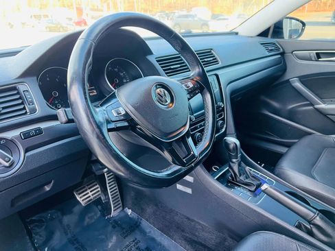 Used 2017 Volkswagen Passat 1.8T R-Line image 31