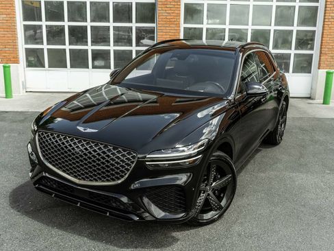 Used 2023 Genesis GV70 3.5T Sport w/ Sport Prestige Package AWD/4WD image 2
