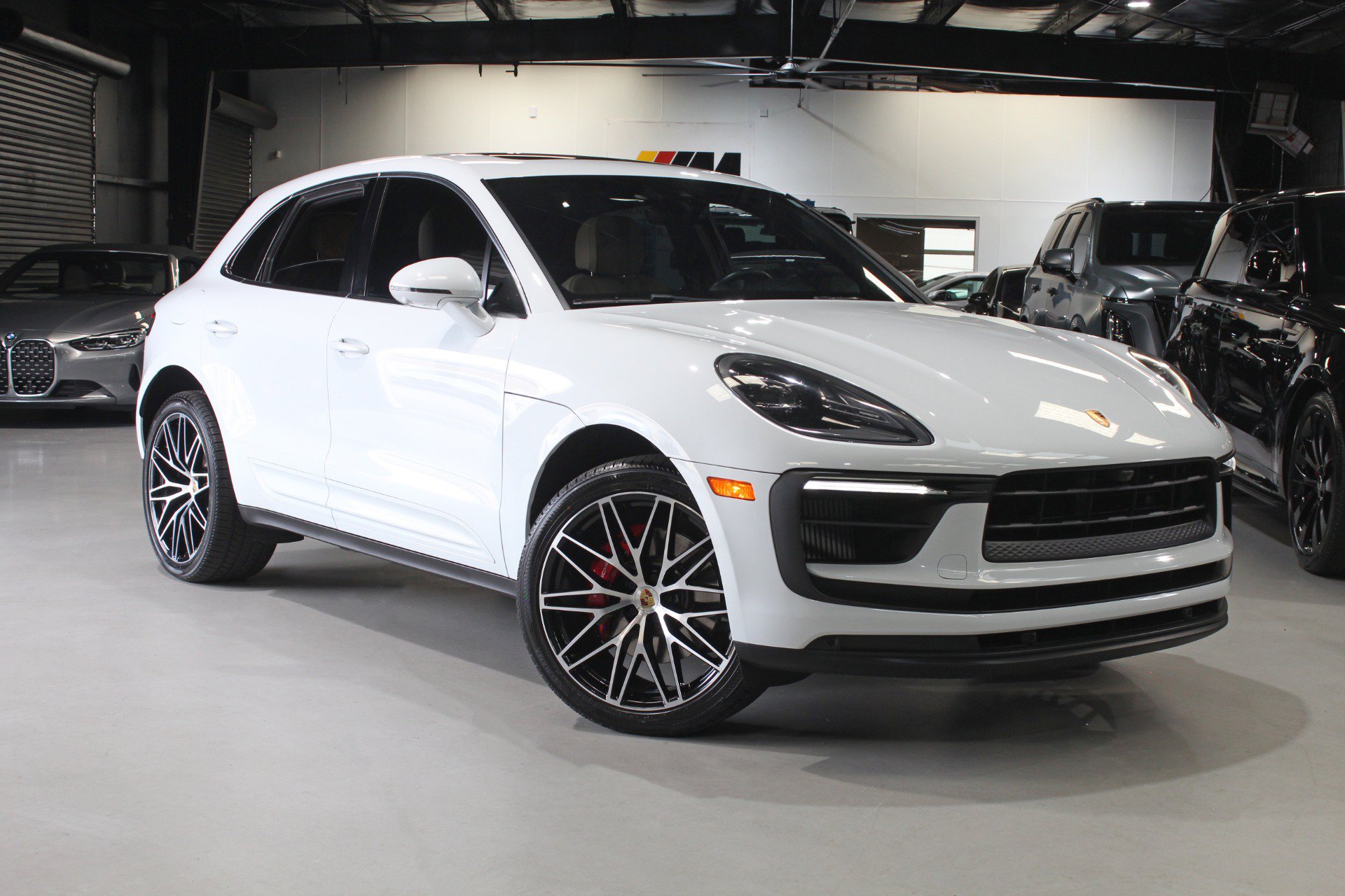 Used 2022 Porsche Macan S AWD/4WD image 11