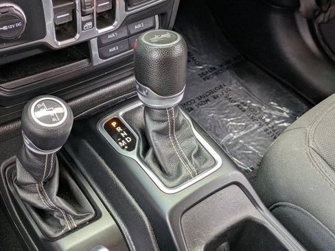 Used 2023 Jeep Wrangler Unlimited Sahara AWD/4WD image 18