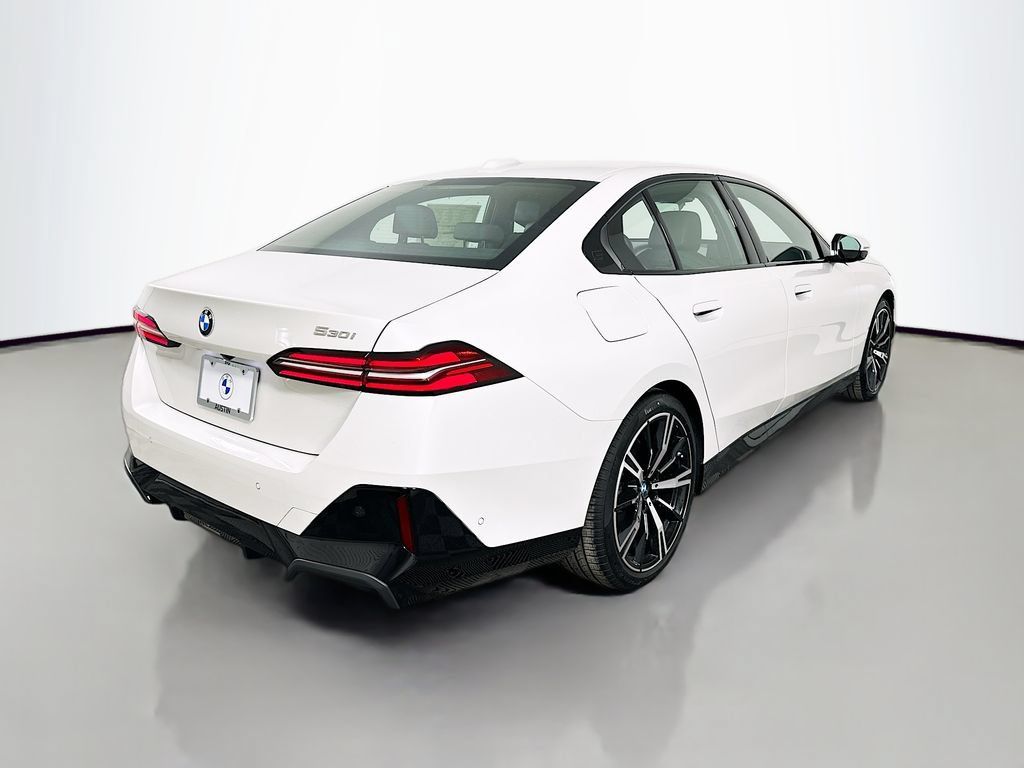 Used 2026 BMW 530i w/ M Sport Package RWD image 5