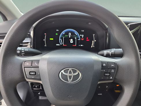 Certified 2025 Toyota Camry LE FWD image 21