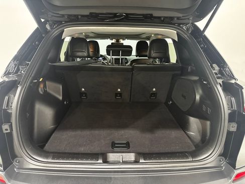 Used 2019 Jeep Cherokee Trailhawk w/ Comfort/Convenience Group AWD/4WD image 27