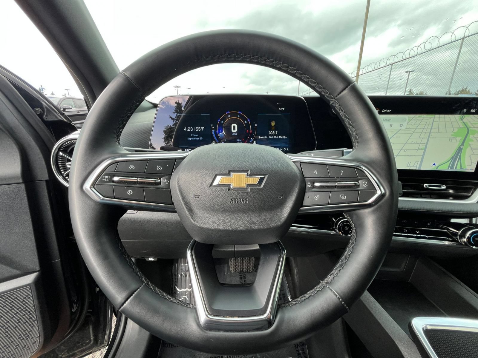 Used 2025 Chevrolet Equinox LT FWD image 29