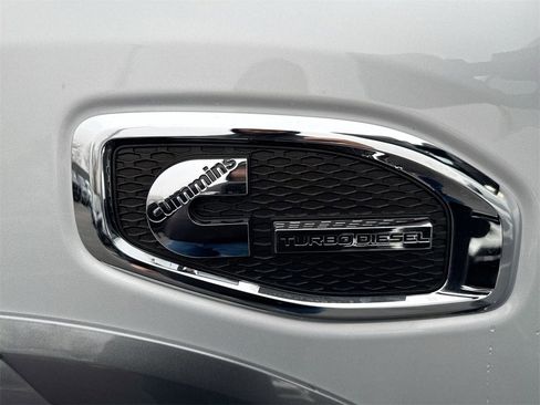 Used 2017 Nissan Titan PRO-4X image 25