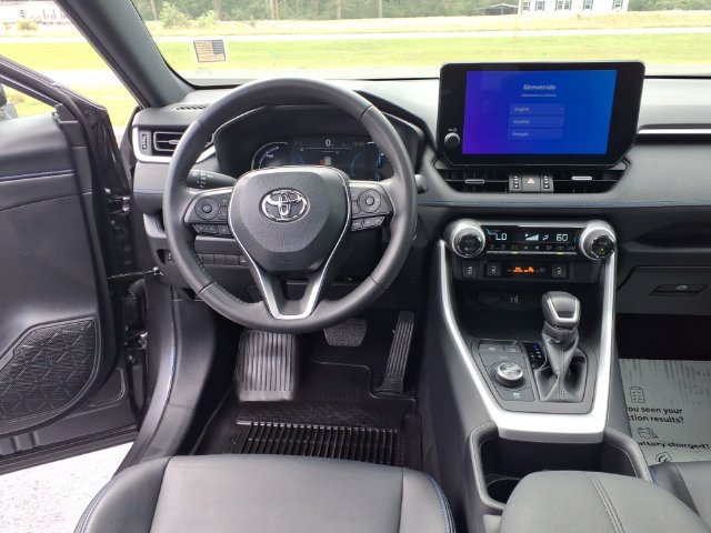 Used 2024 Toyota RAV4 XSE AWD/4WD image 12