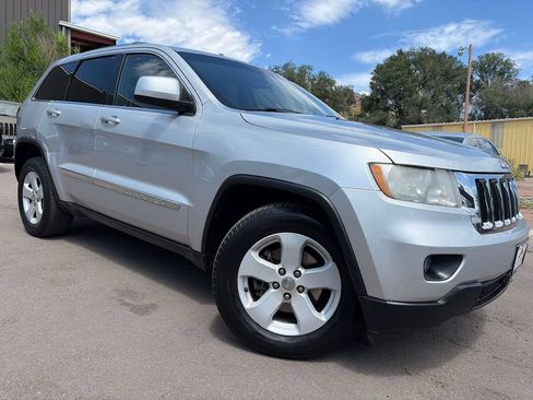 Used 2011 Jeep Grand Cherokee Laredo AWD/4WD image 1