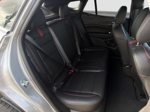 Used 2024 Chevrolet Trax RS w/ Sunroof Package FWD image 19