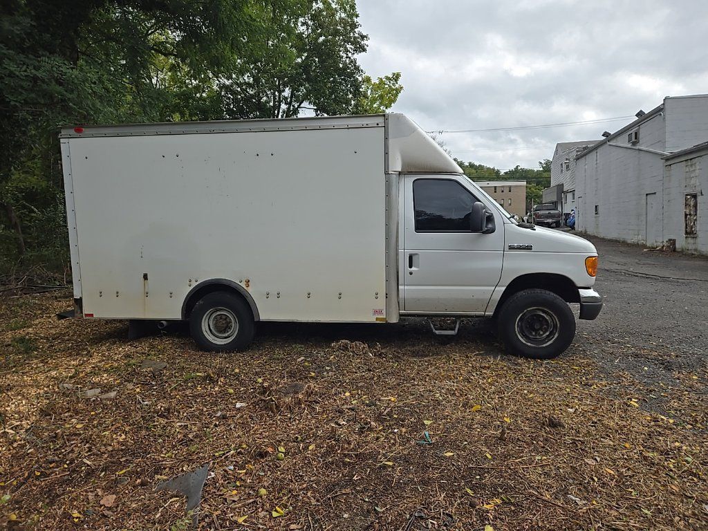 Used 2007 Ford E-350 and Econoline 350 Super Duty RWD image 4