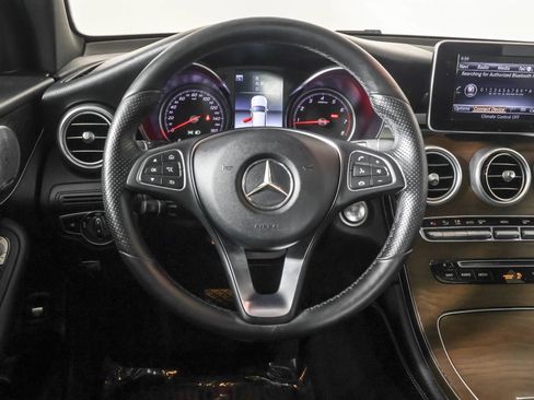 Used 2018 Mercedes-Benz GLC 300 4MATIC image 24