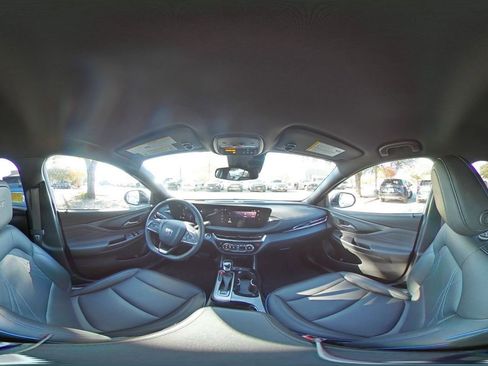 Used 2025 Buick Envista Sport Touring image 42