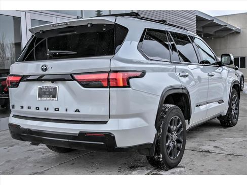 Used 2023 Toyota Sequoia Platinum image 8