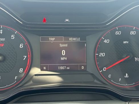 Used 2024 Chevrolet Trax RS FWD image 13