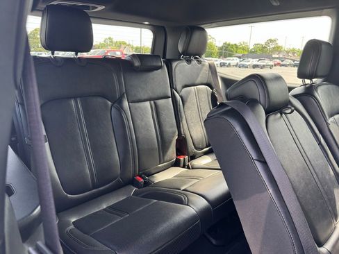 Used 2024 Jeep Wagoneer Series II w/ Flexible Seating Group AWD/4WD image 21