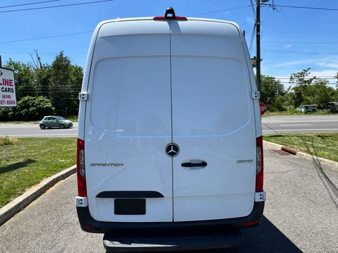 Used 2022 Mercedes-Benz Sprinter 2500 image 6