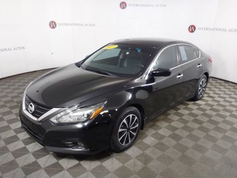 Used 2017 Nissan Altima 2.5 SR w/ Midnight Edition Package FWD image 1