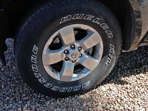 Used 2012 Nissan Frontier SV RWD image 2