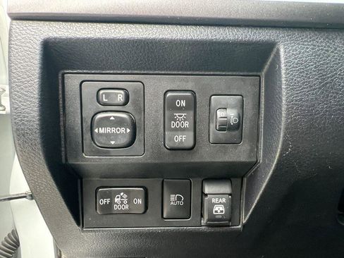 Used 2020 Toyota Tundra SR5 image 19