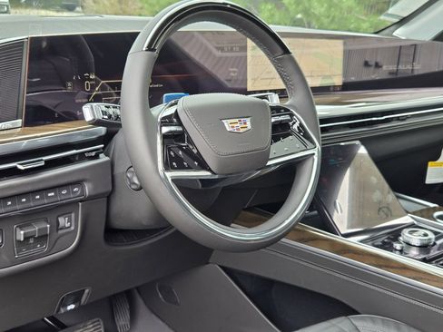 New 2026 Cadillac Escalade Platinum Sport w/ LPO, Floor Liner Package AWD/4WD image 22