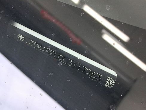 Used 2020 Toyota Prius Limited image 17