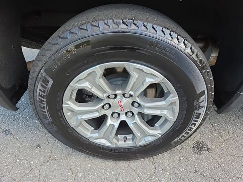 Used 2025 GMC Sierra 1500 SLT RWD image 11