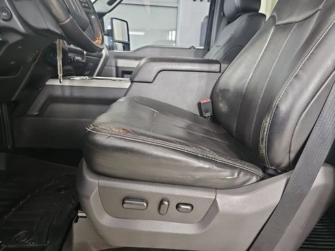 Used 2016 Ford F250 Lariat w/ Lariat Ultimate Package AWD/4WD image 34