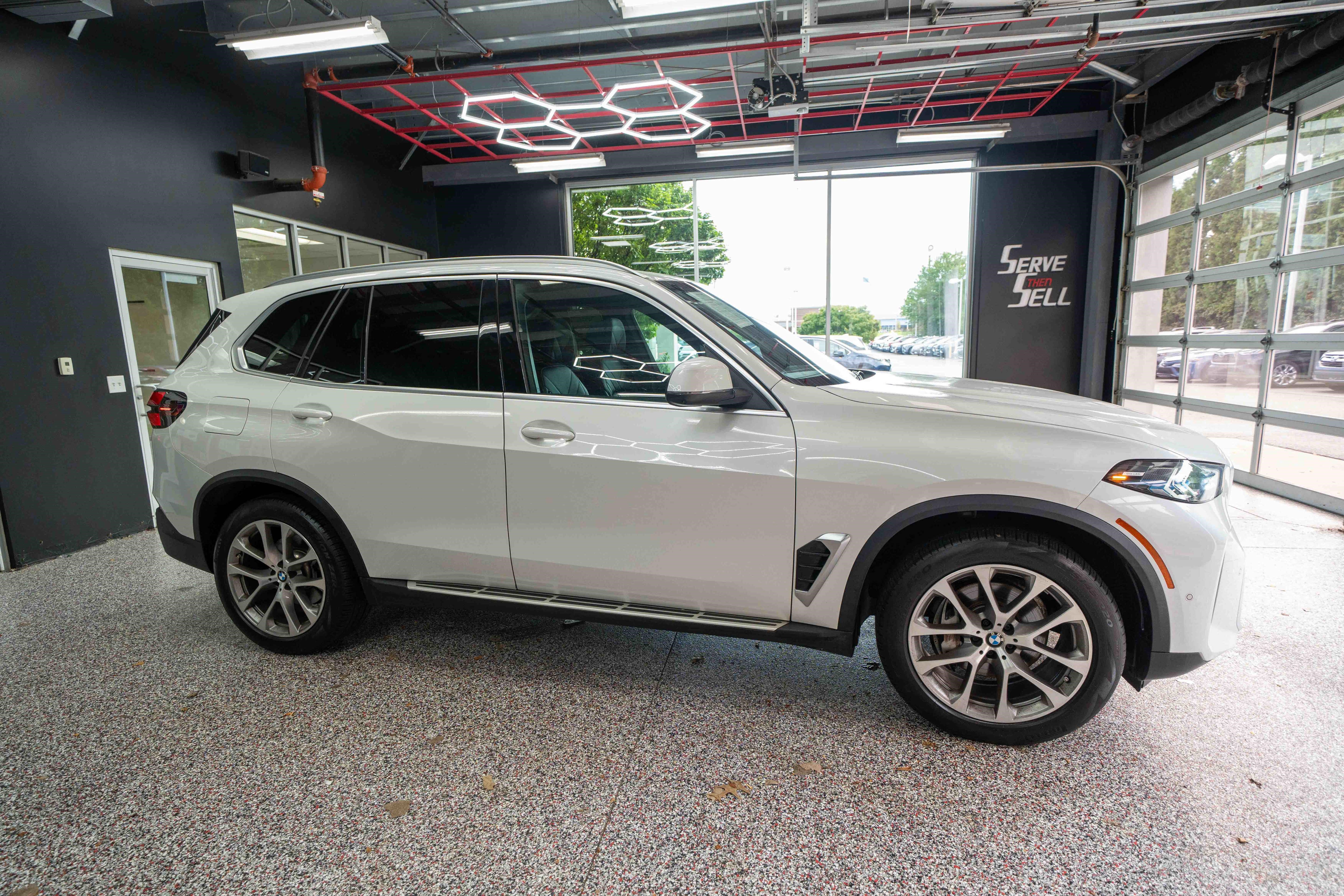 Used 2024 BMW X5 xDrive40i AWD/4WD image 5
